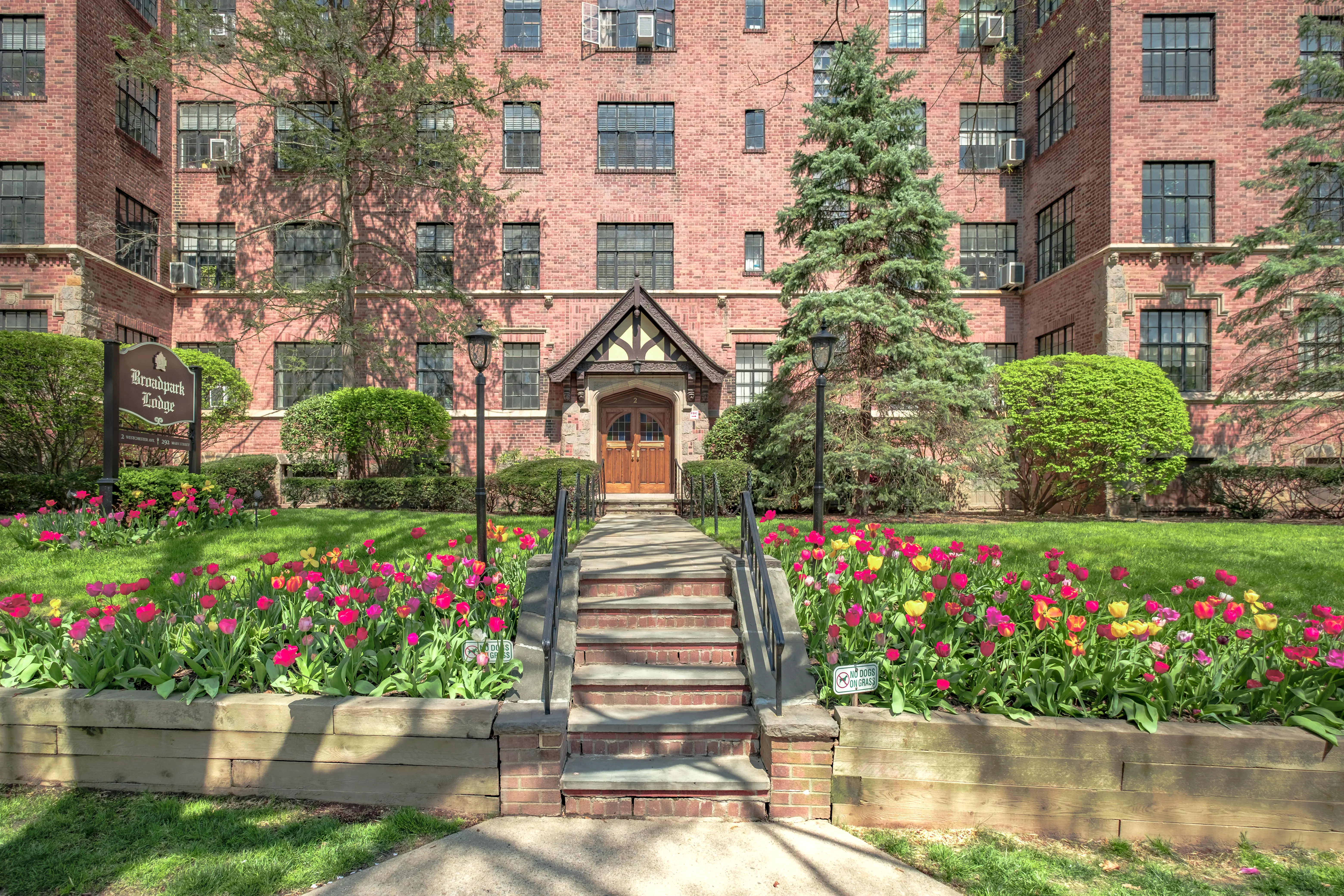 The Broadpark Lodge from Westchester Avenue in White Plains, New York